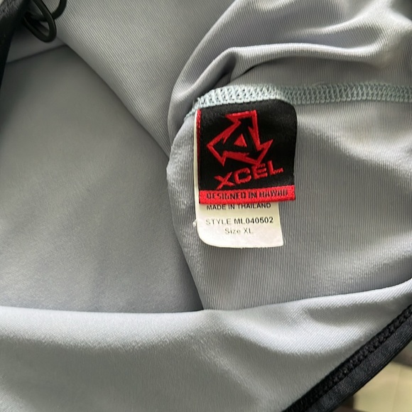 EXCEL Men’s Rashguard EUC - Picture 7 of 8